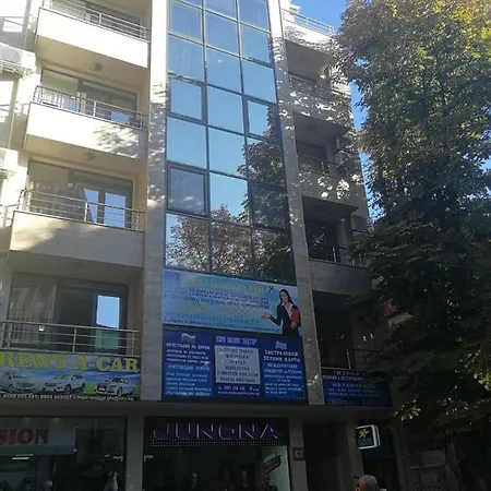 луксозен в идеалния център на град Apartament *