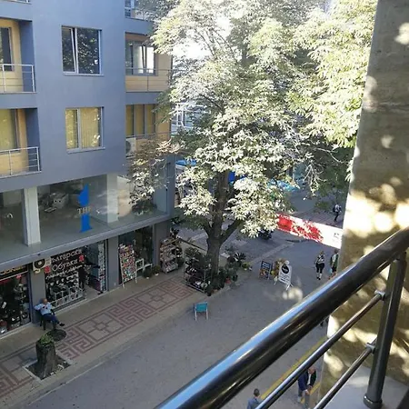 луксозен в идеалния център на град Apartament