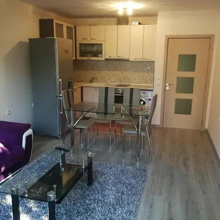 луксозен в идеалния център на град Apartamento