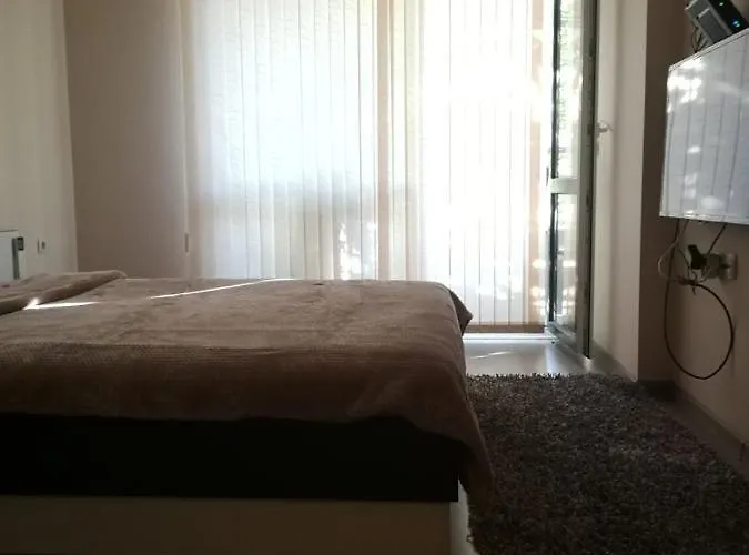 луксозен в идеалния център на град Apartamento Sandanski